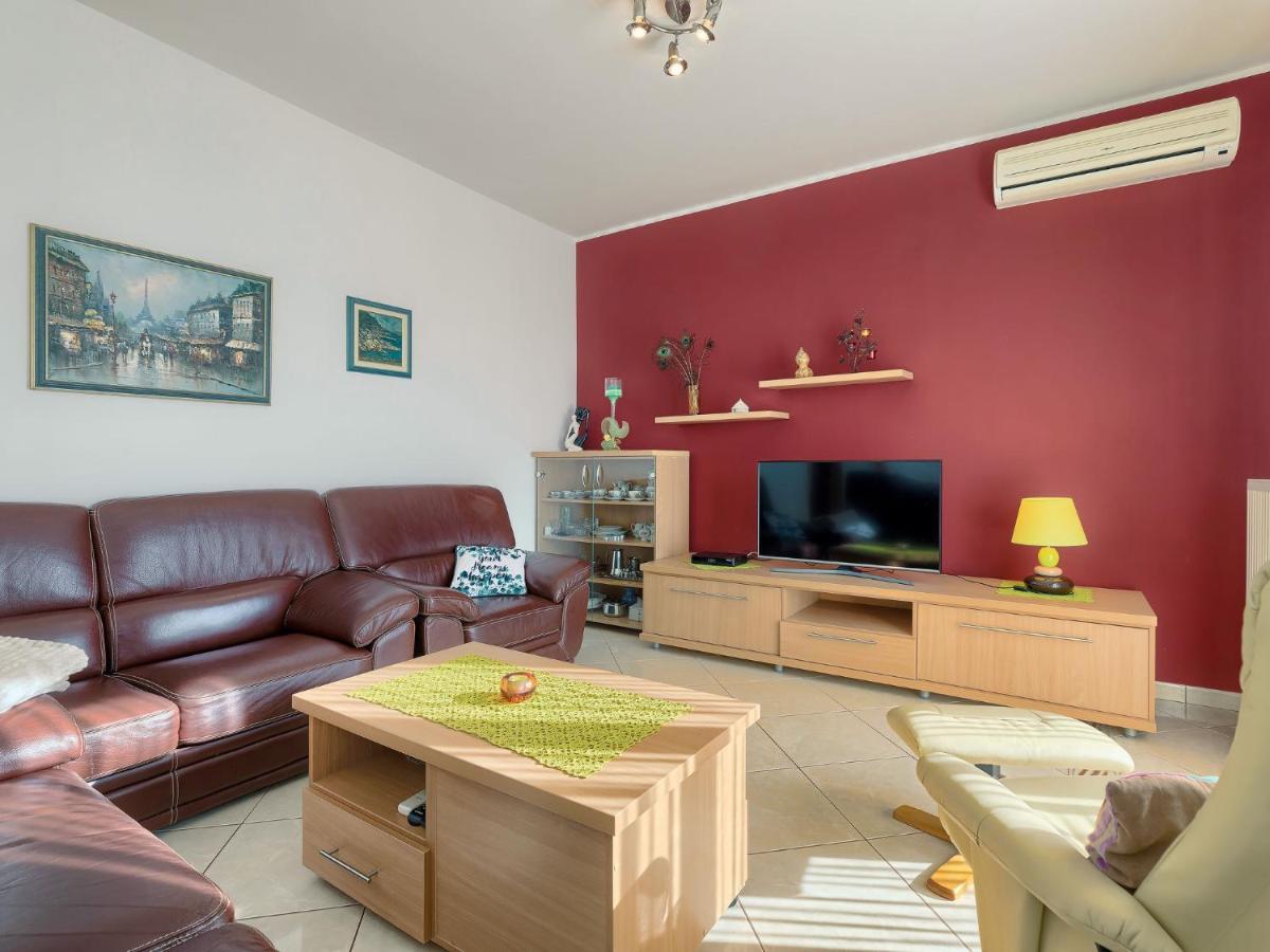Apartment Laura By Interhome Galižana Exteriör bild