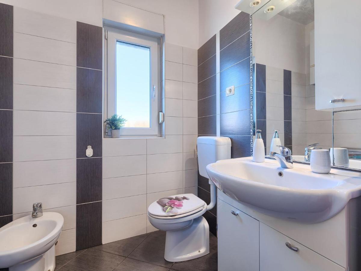 Apartment Laura By Interhome Galižana Exteriör bild